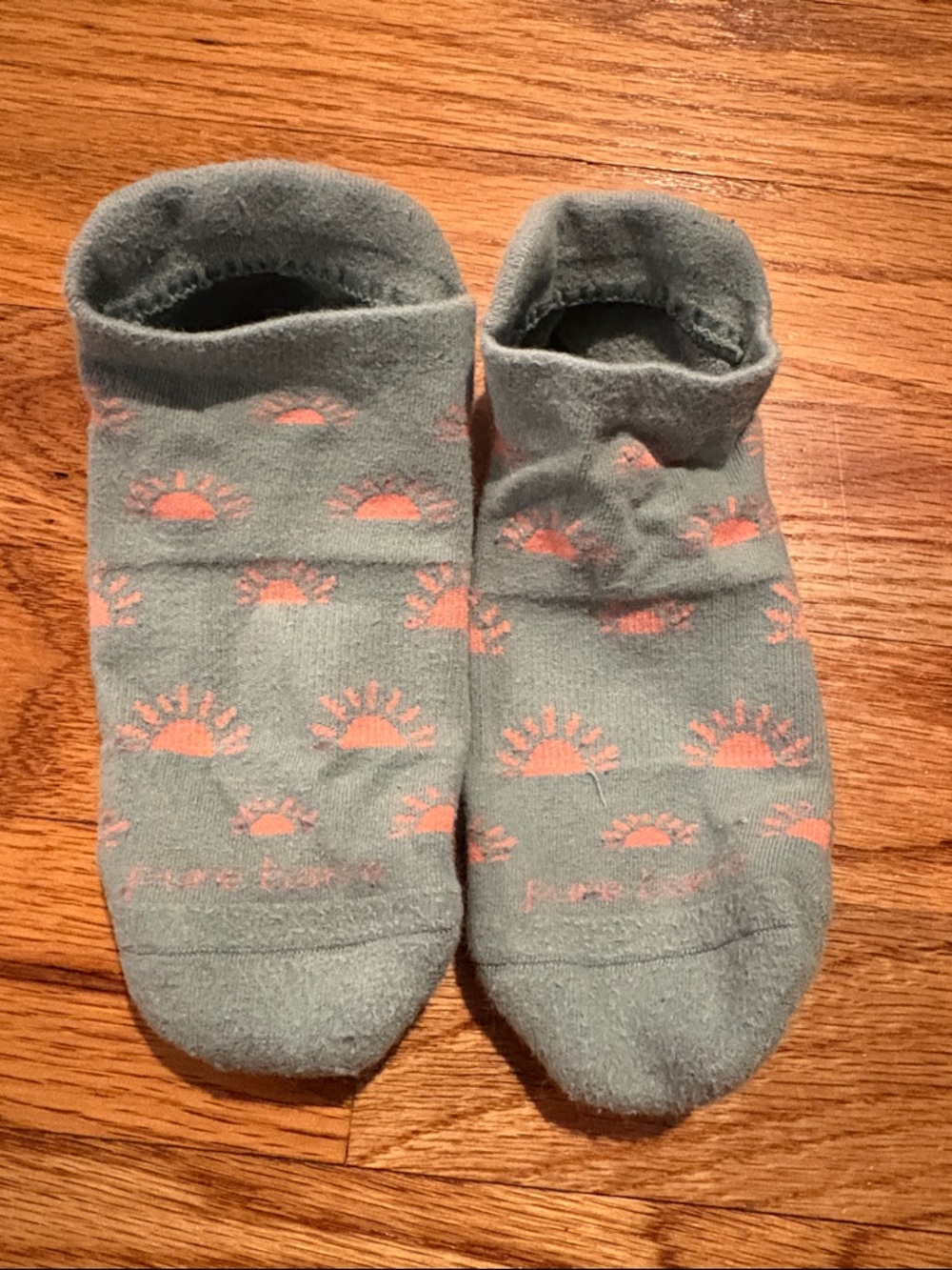 Pure Barre No-Show Socks with Sunrise Pattern - Light Green and Coral